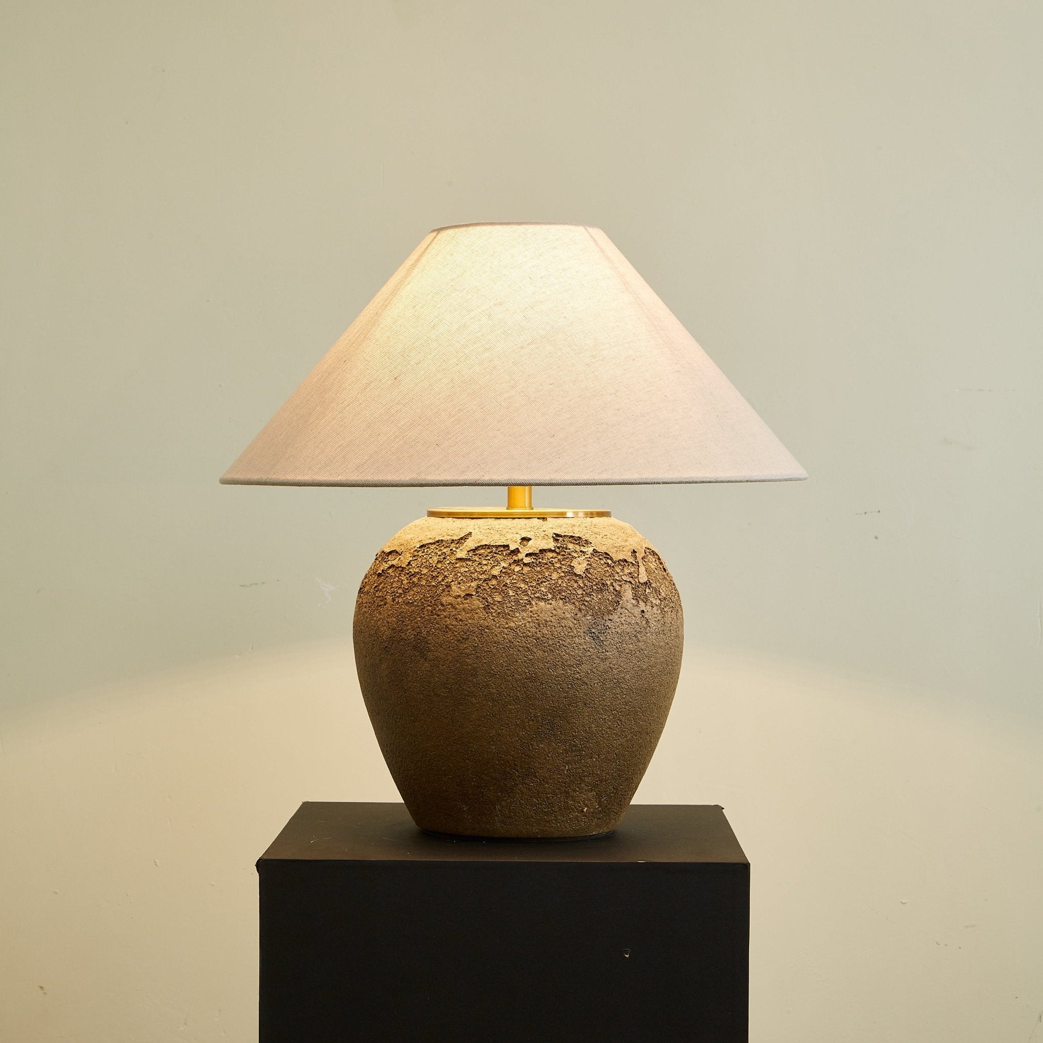 Sonoves Table Lamp