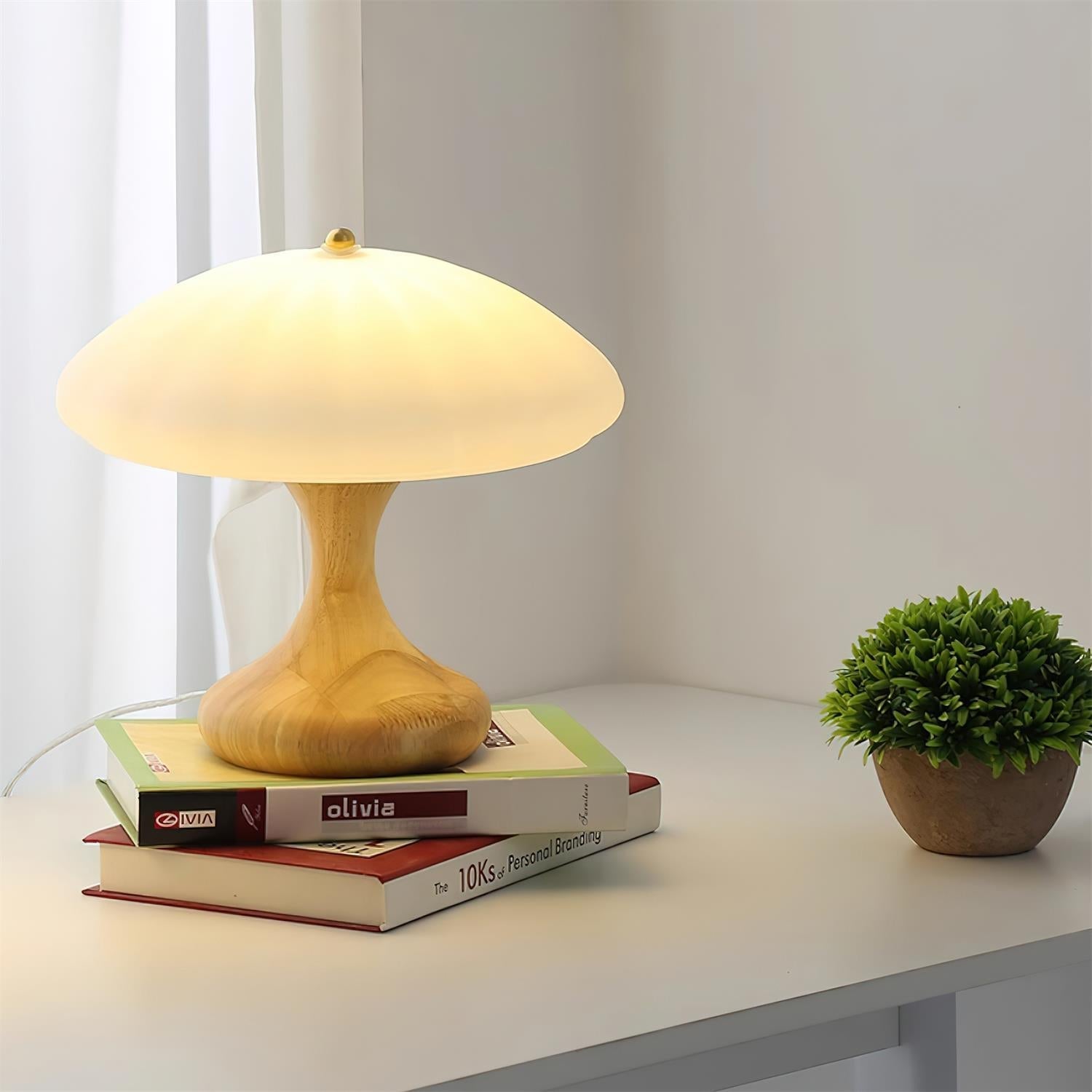 Thaleza Table Lamp