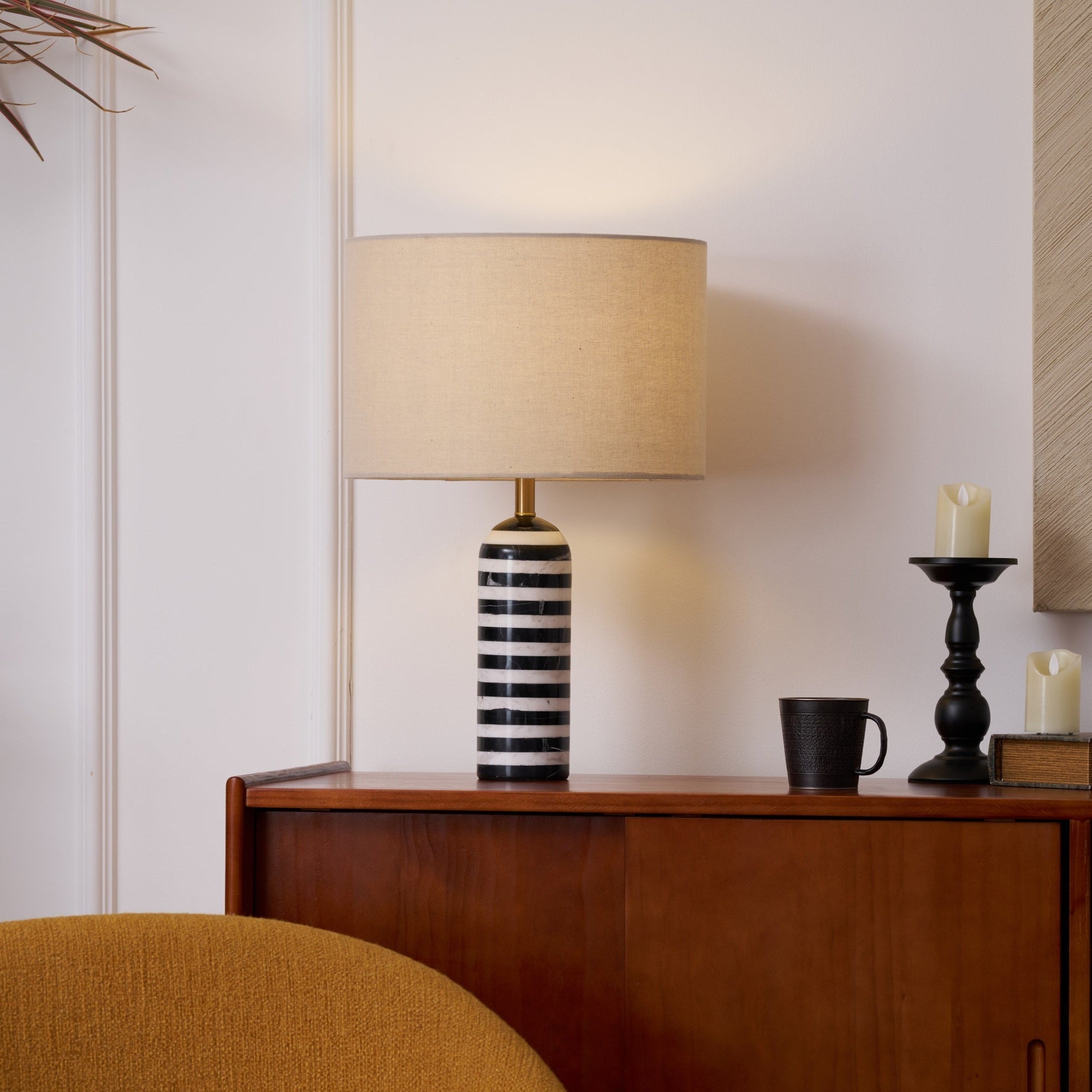 Sivelo Table Lamp