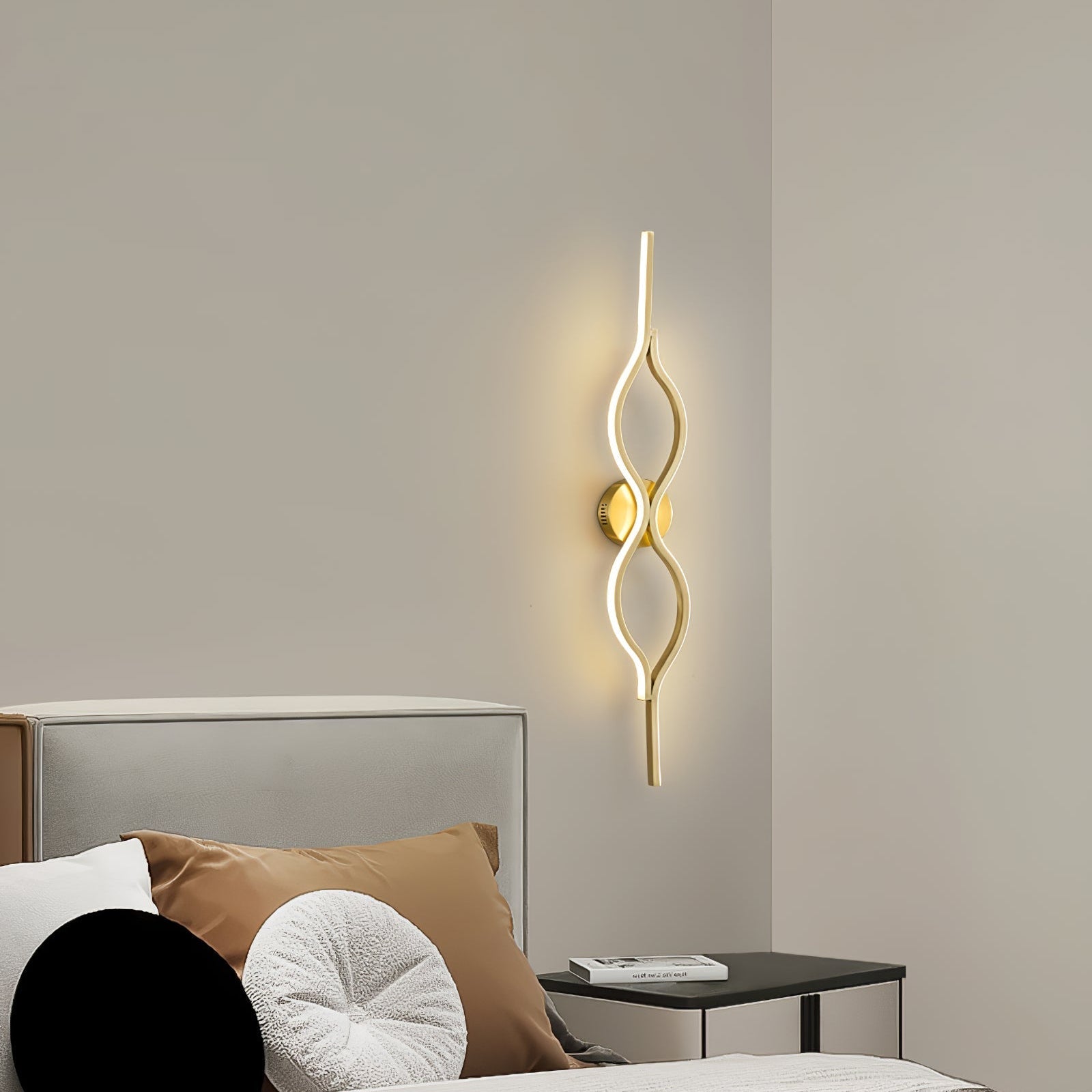 Nexo Wave Brass Wall Light