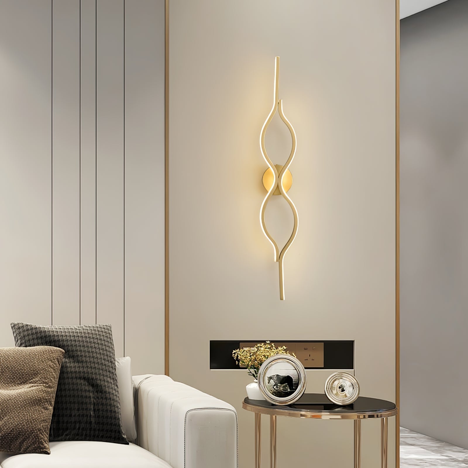 Nexo Wave Brass Wall Light