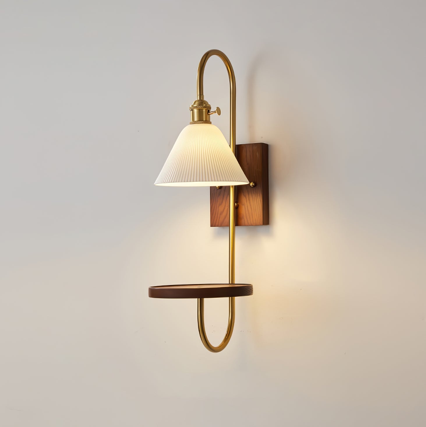Vluro Wall Light With Shelf