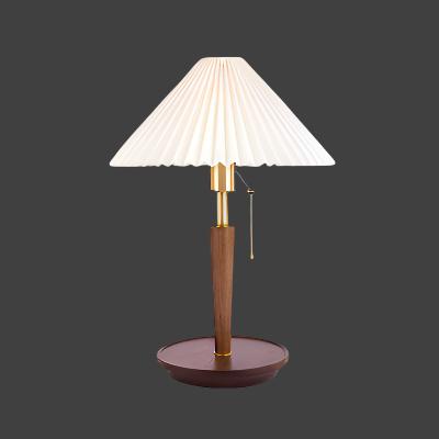 Lea Vintage Wooden Table Lamp
